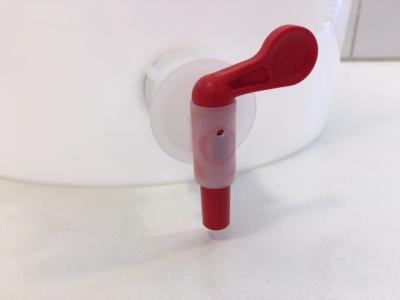 Picture 1 of 5 - Tappehane - Monteret i plastspand