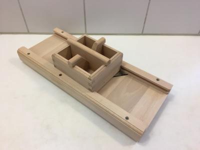 Picture 1 of 2 - Mandoline slicer 40 cm in beech wood with finger guard