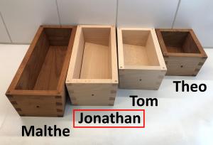 Bread mould in beech wood - 2,0 l - Jonathan - Bread moulds in beech wood.<br>Note: The dark moulds are<br>pre-baked, the ligher ones are not yet baked