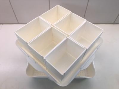 Picture of Cheese tray with center hole - Bakken kan nu fyldes med osteforme