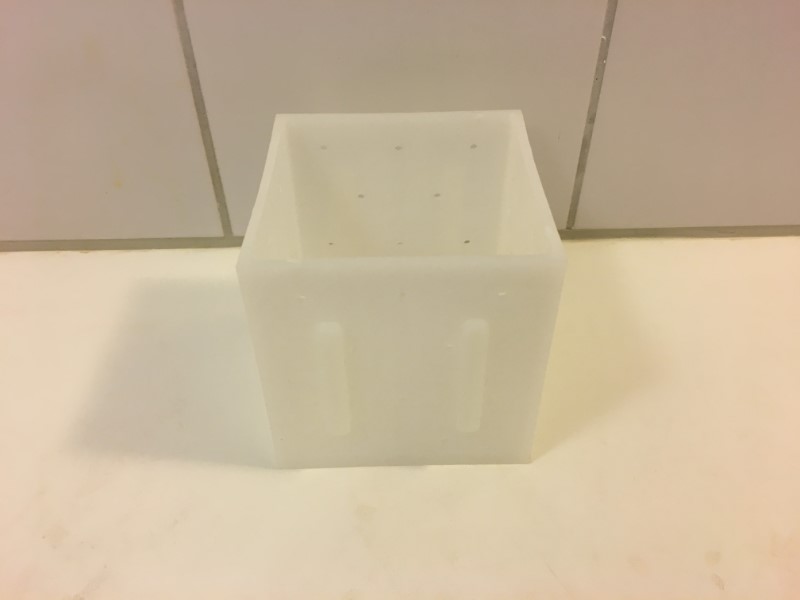 Picture 1 of 2 - Square mould - Medium - 10 cm x 10 cm