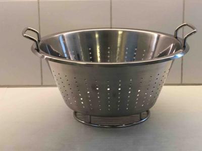 Picture 1 of 2 - Stålsigte i rustfrit stål til el-gryde eller simreindsats